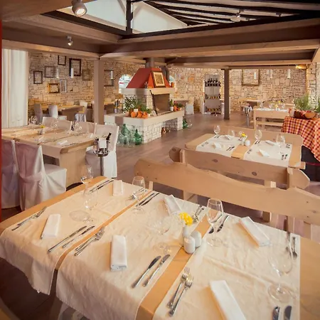 Stella Plava Laguna アパート ウマグ